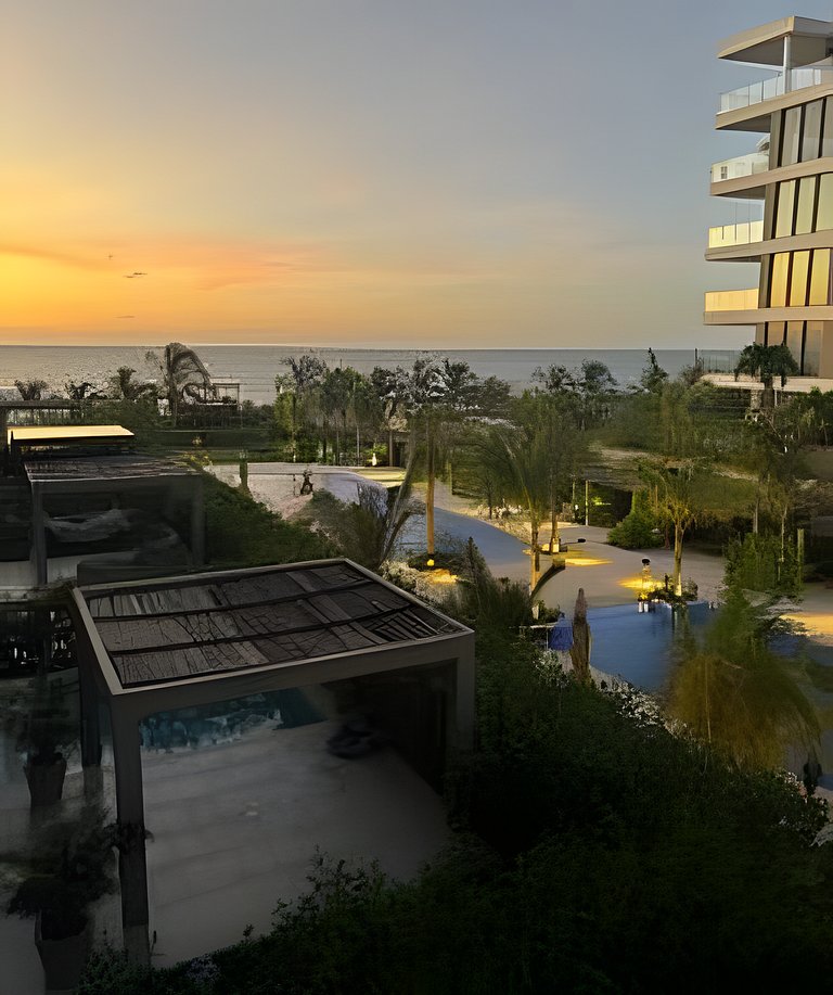 Disfrutar con elegancia, confort y acceso al mar.
