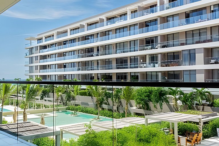 Disfrutar con elegancia, confort y acceso al mar.