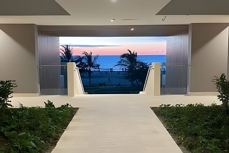 Disfrutar con elegancia, confort y acceso al mar.