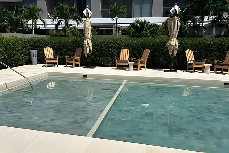 Disfrutar con elegancia, confort y acceso al mar.